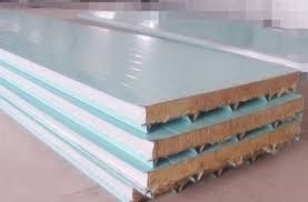 Chiny Panele warstwowe pokryte warstwą pokrycia dachowego Płyty warstwowe poliuretanowe PU 40 Kg / M3 fabryka